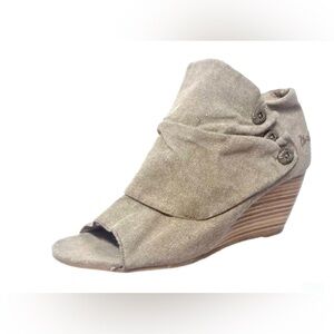New Blowfish Women's Taupe Wedge Booties/Heel